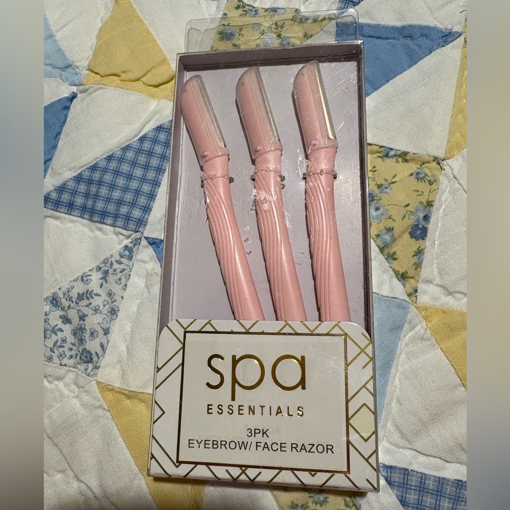 Essentials Pink Eyebrow Razors - 3 Pack